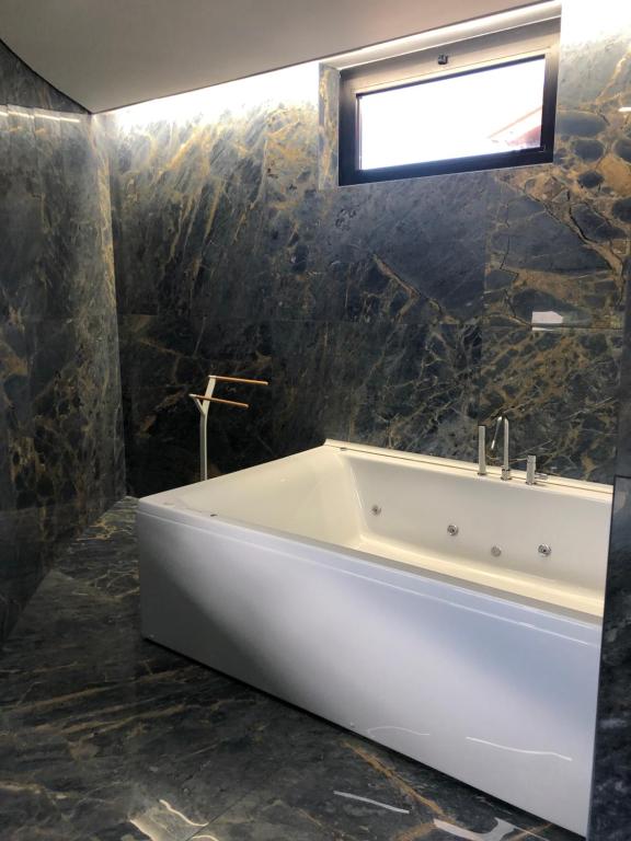 Montesinho Eco-Resort - Estudio Con Baño De Spa
