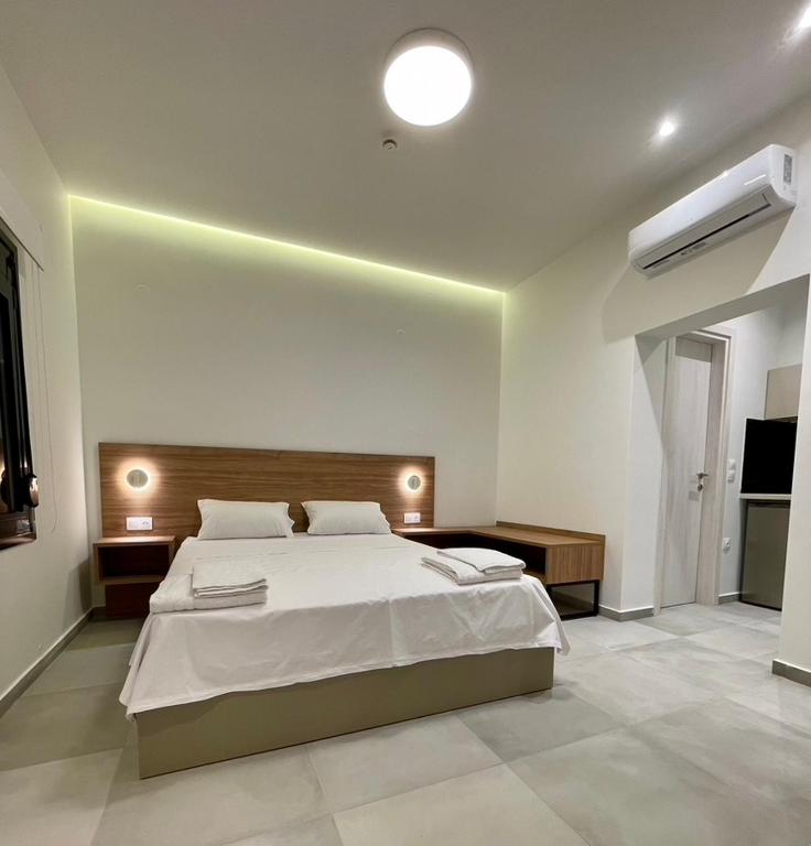 Agora LX Studios & Suites - 