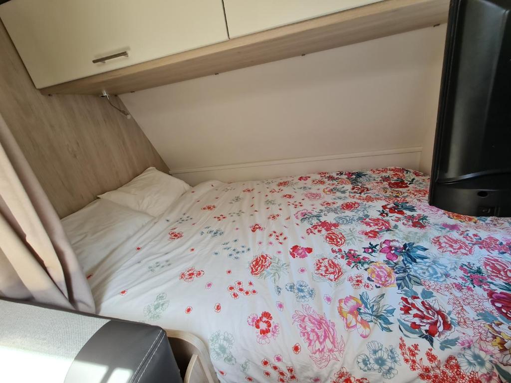 Postel nebo postele na pokoji v ubytování Caravane tractable