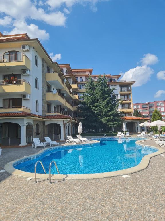 One Bedroomed Penthouse Apartment with Amazing Sea Views