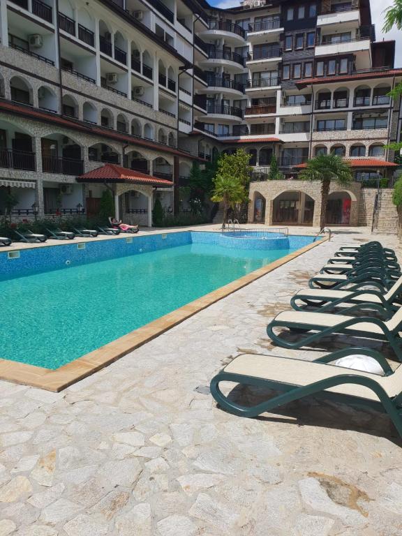 Komfortables Appartement mit Schwimmbad