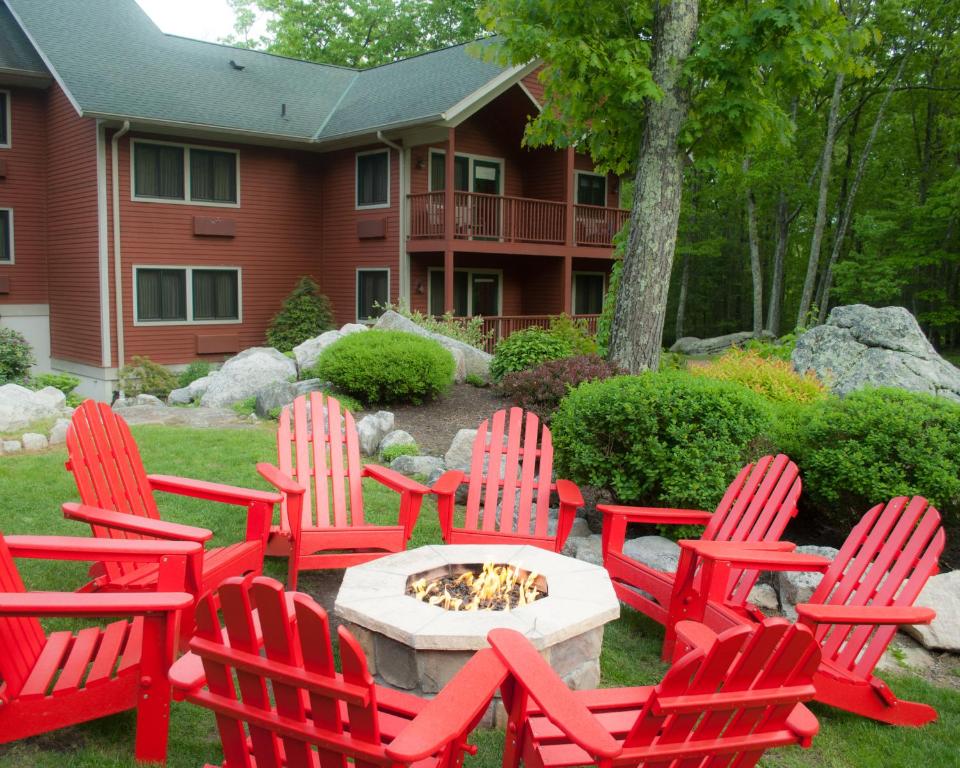 Aed väljaspool majutusasutust Minnewaska Lodge