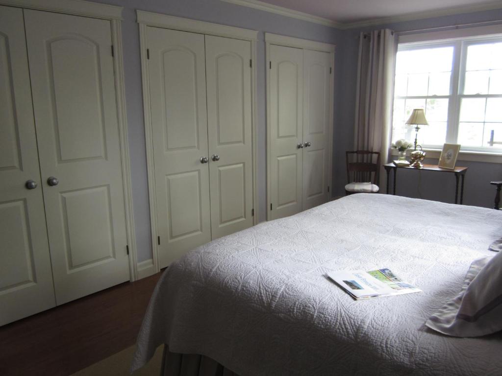 Casa Breeze B & B - Deluxe King Room