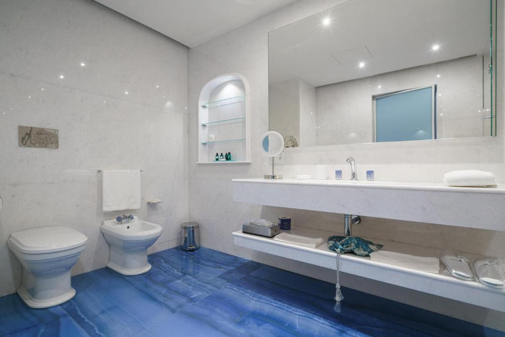 Grotta Palazzese Beach Hotel - Suite Met Uitzicht Op De Tuin