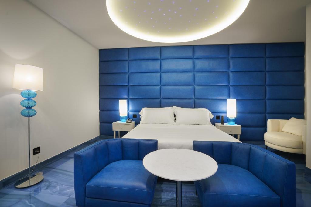 Grotta Palazzese Beach Hotel - Suite Met Uitzicht Op De Tuin