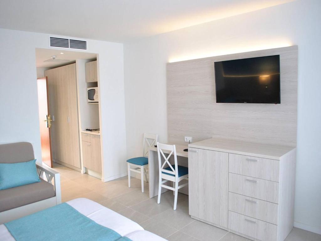 Aparthotel y Hotel Paguera Beach - Studio (2 Adults)