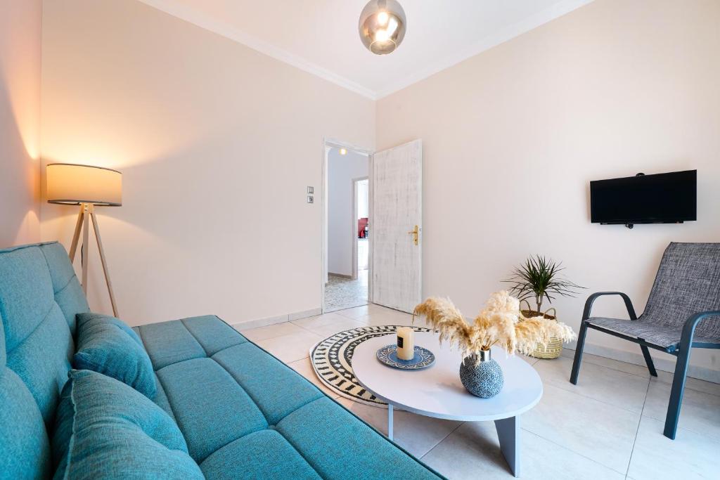 TV a/nebo společenská místnost v ubytování Notos House
