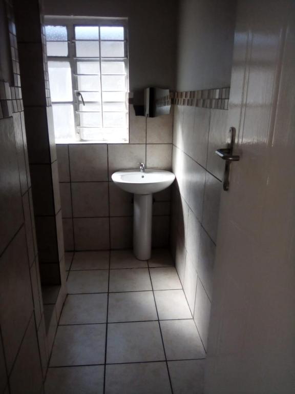 The Eden Lodge Boksburg - Standard Queen Room