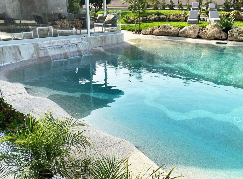 Bazén v ubytování Suite Hotel L'Oasi di Riaci nebo v jeho okolí