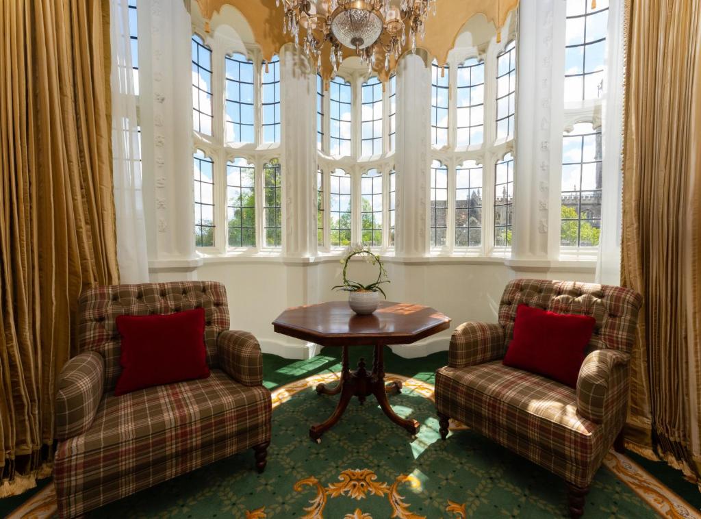 Posezení v ubytování Thornbury Castle - A Relais & Chateaux Hotel