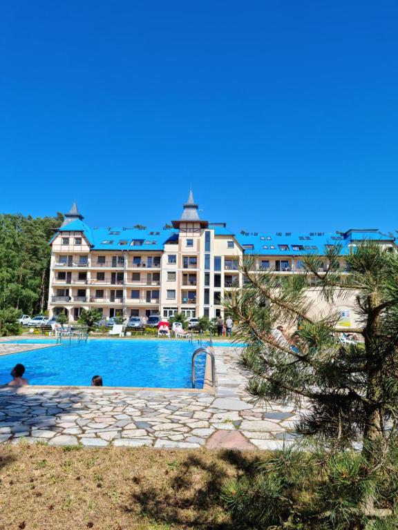 Bazén v ubytování BLUE MARE Apartamenty MES nebo v jeho okolí