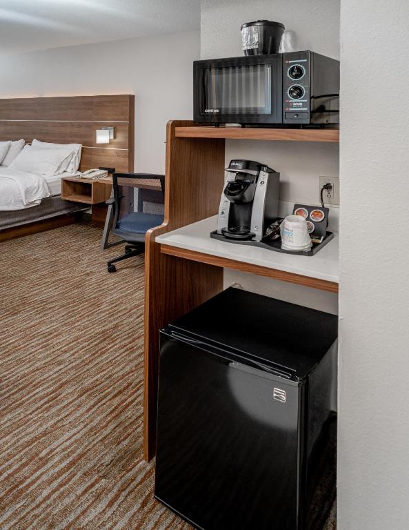 Holiday Inn Express and Suites Pikeville by IHG - Suite King