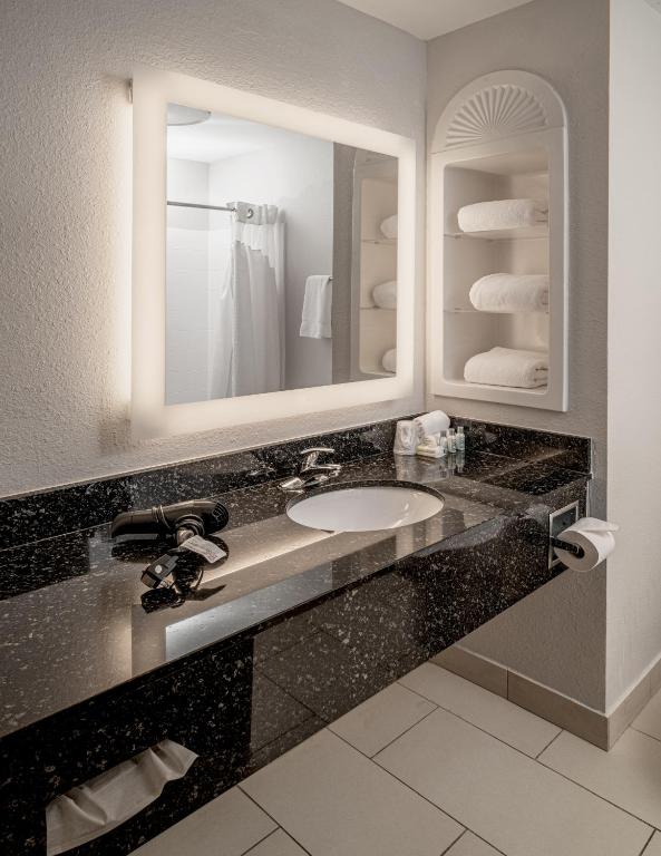 Holiday Inn Express and Suites Pikeville by IHG - Suite King