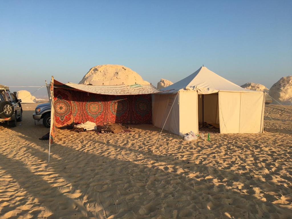 Booking.com: Tente de luxe Camp in the white desert , Bawiti, Égypte .  Réservez votre hôtel dès maintenant !