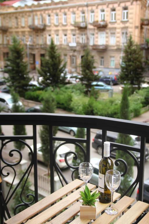 Parilament on Rustaveli 4 rooms - 