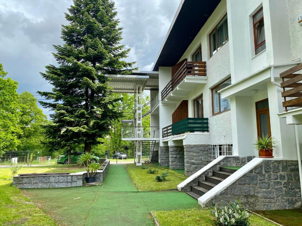 Ogród w obiekcie Apartmán Linda Slapy- Ždáň
