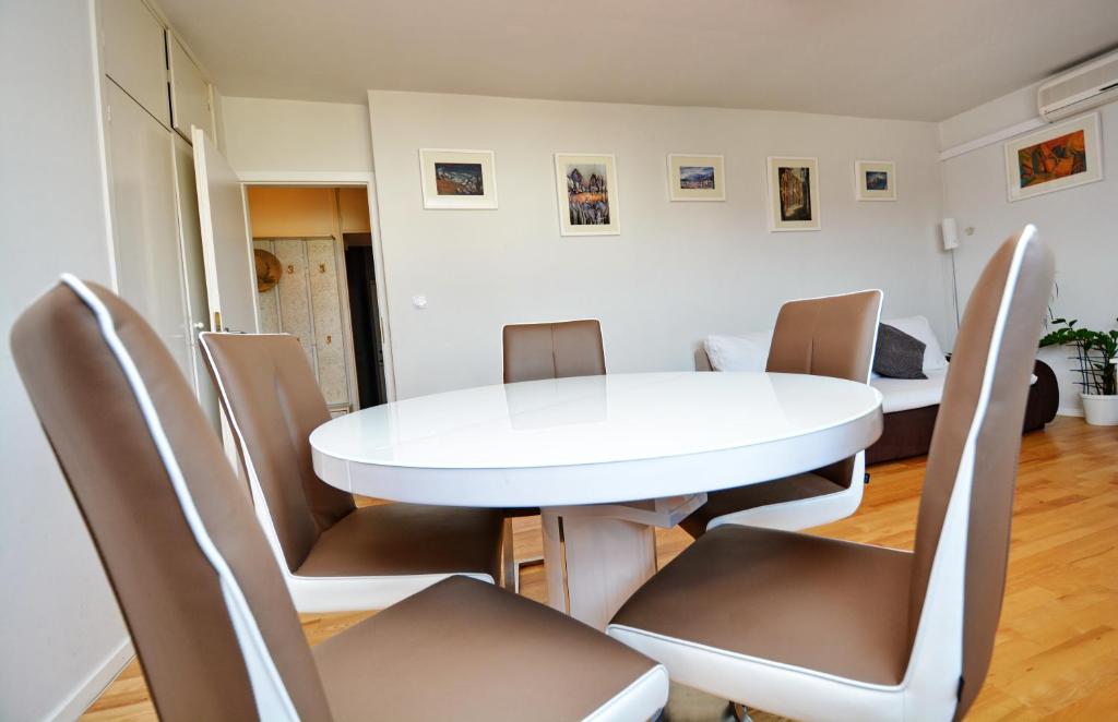 Posedenie v ubytovaní Charming Apartment N - Experience Zadar your way