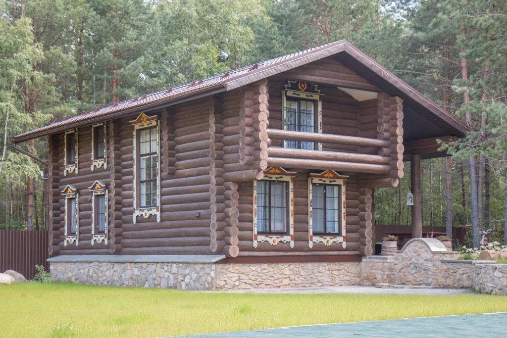 Деревянный коттедж - отзывы и видео