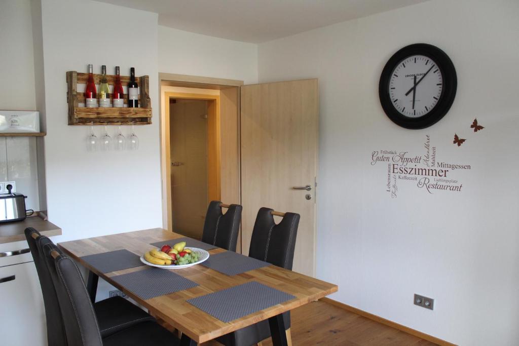 Kuchyň nebo kuchyňský kout v ubytování Ferienwohnung Forellenhof