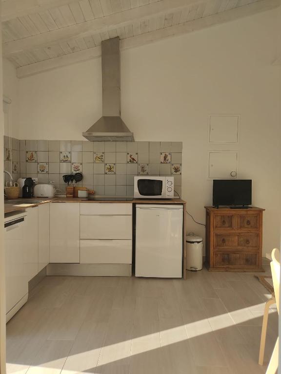 Majoituspaikan Villa Vista keittiö tai keittotila