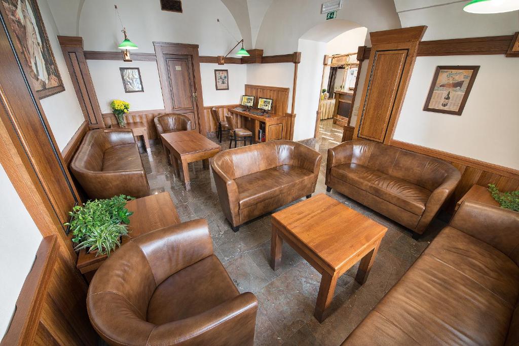 Posezení v ubytování U Medvidku-Brewery Hotel