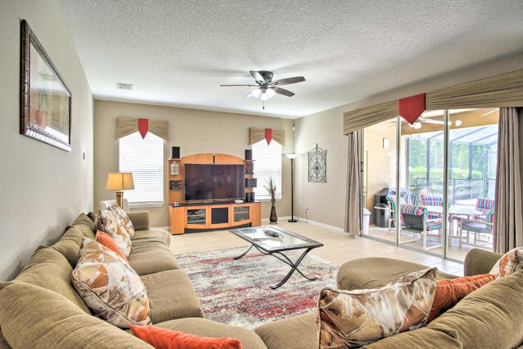 Spacious Family Escape with Lanai and Game Room!