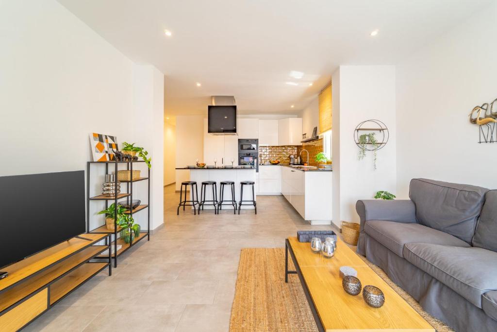 A kitchen or kitchenette at Myflats Premium Santa Pola