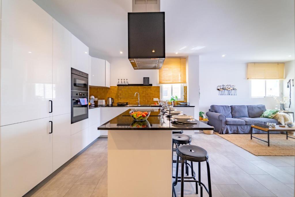 A kitchen or kitchenette at Myflats Premium Santa Pola