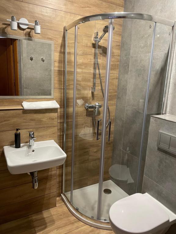Koupelna v ubytování GórSKI SPA Karpacz I dawniej APOLLO