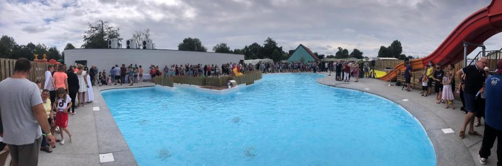 Bazén v ubytování Camping et Gîte La Garenne de moncourt baie somme nebo v jeho okolí