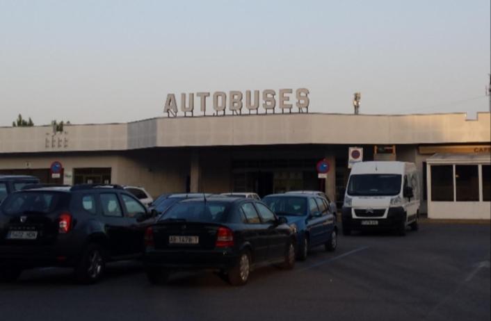 Estación Bus Rooms - Housity