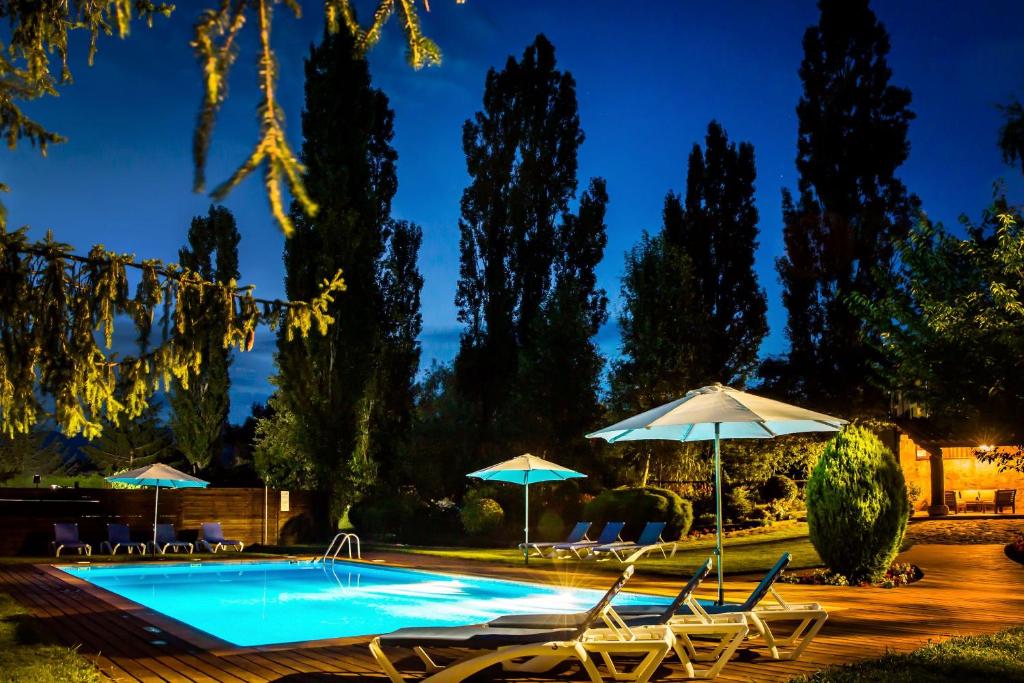 Bazén v ubytování Apartament Rural el Corral nebo v jeho okolí