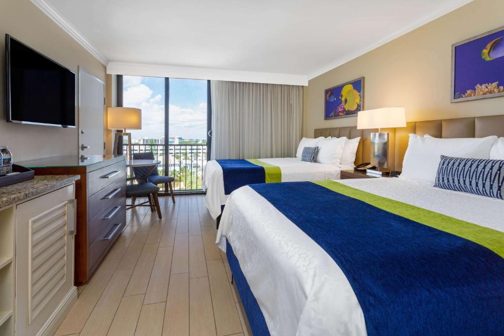 Wyndham Deerfield Beach Resort - Queen Room Met Twee Queensize Bedden Met Uitzicht Op De Stad