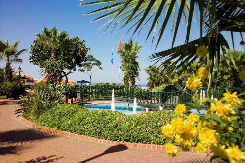 Bazén v ubytování Riviera Hotel & Spa nebo v jeho okolí