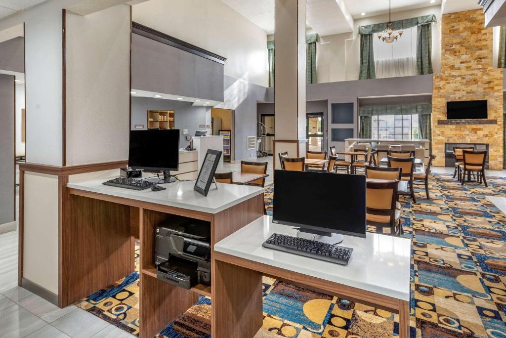 Comfort Suites Clovis North photo