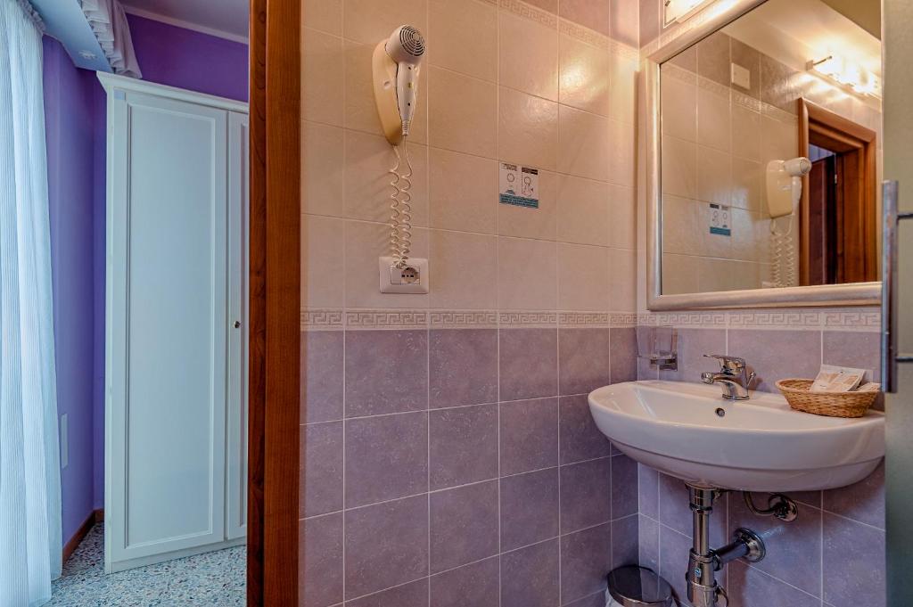 Koupelna v ubytování Hotel Plaza