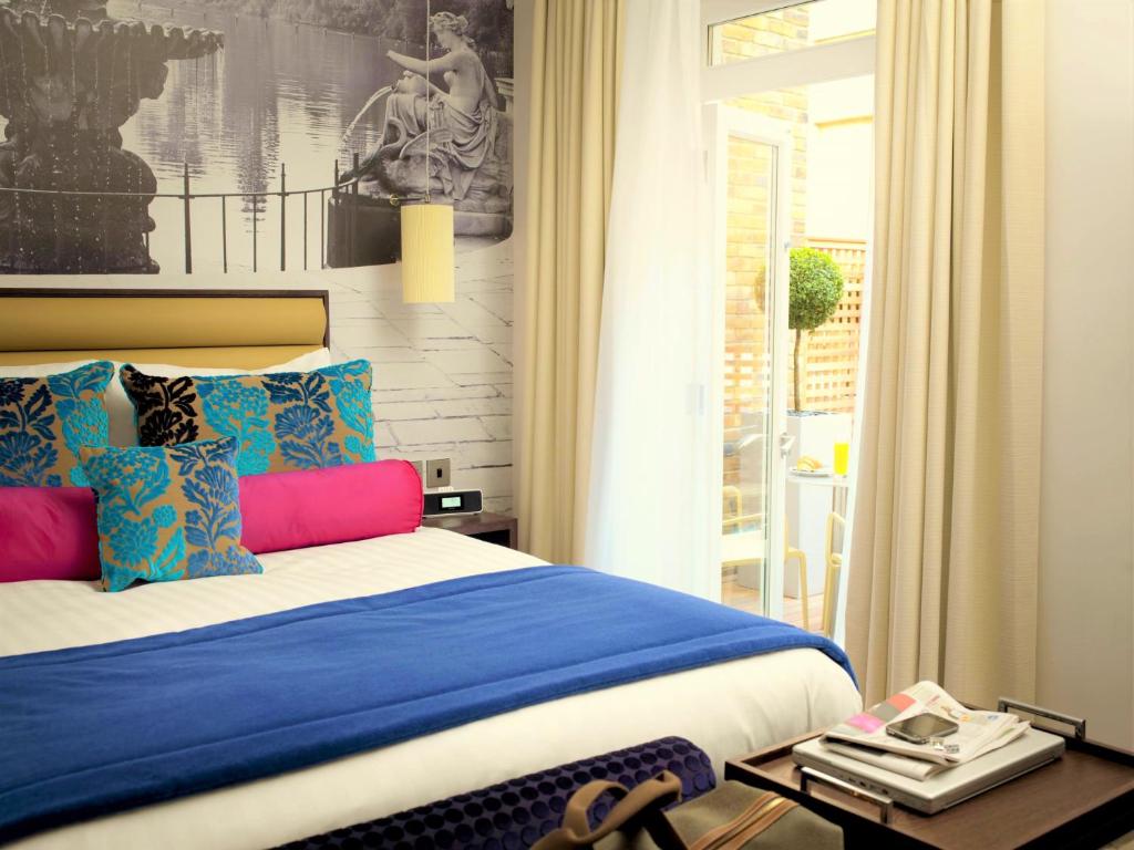 
Premium Queen Room with Private Patio

