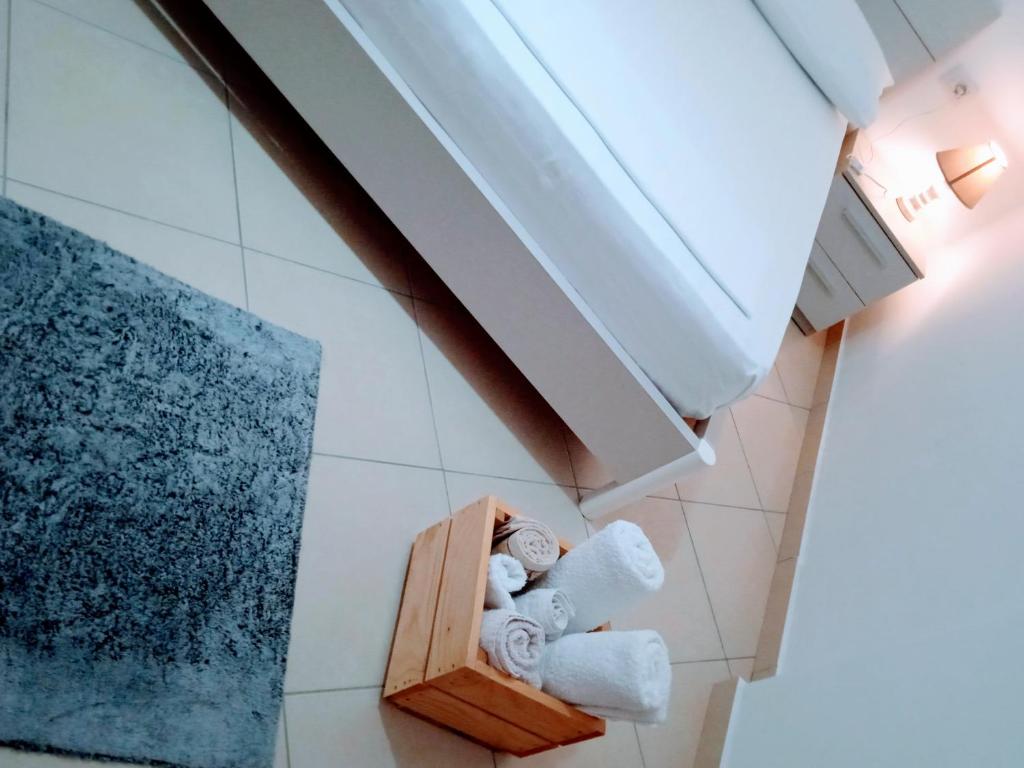 Artist s Apartment - Image 8