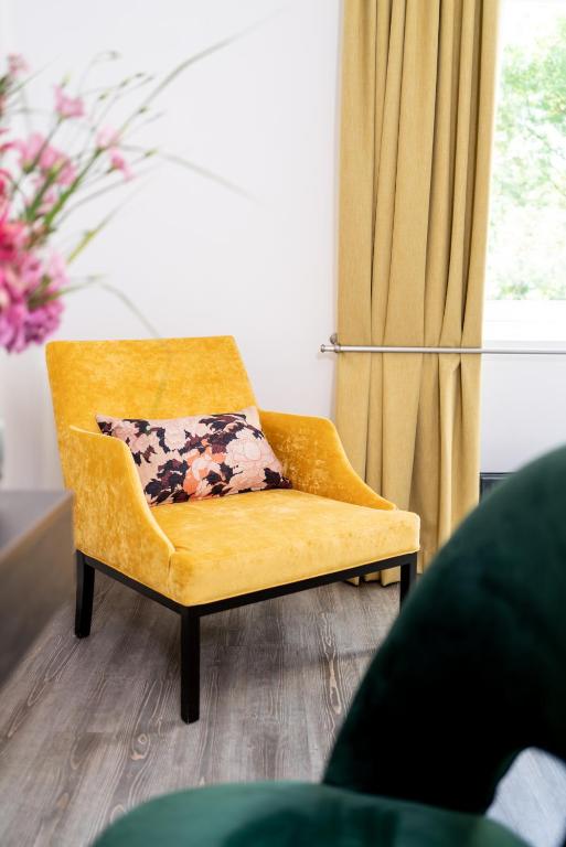 Posezení v ubytování Luxstay Karben - Self-Check-In