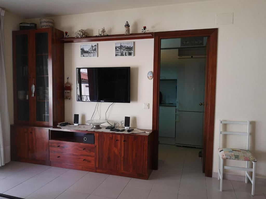 Kuchyňa alebo kuchynka v ubytovaní LLOGUER30 Apartamento Lotus, piscina y parquing