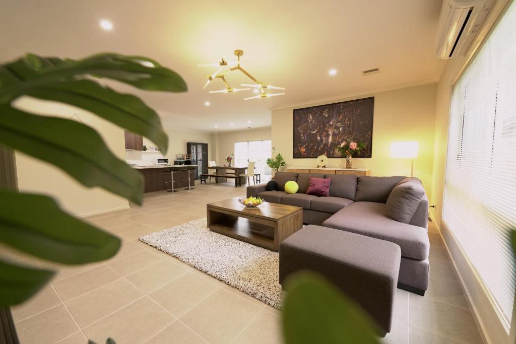 6 Bedrooms & 4 Bathrooms Big House for Big Group - Casa De Seis Dormitorios