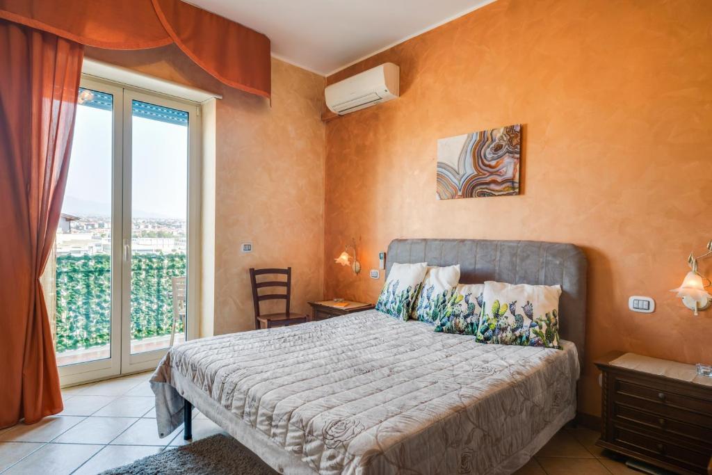Roomy and Bright Apartment with Balconies x6 - Apartamento De Tres Habitaciones