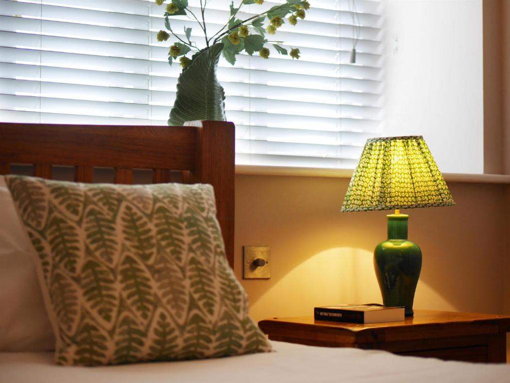 Bear and Ragged Staff - Resim 21