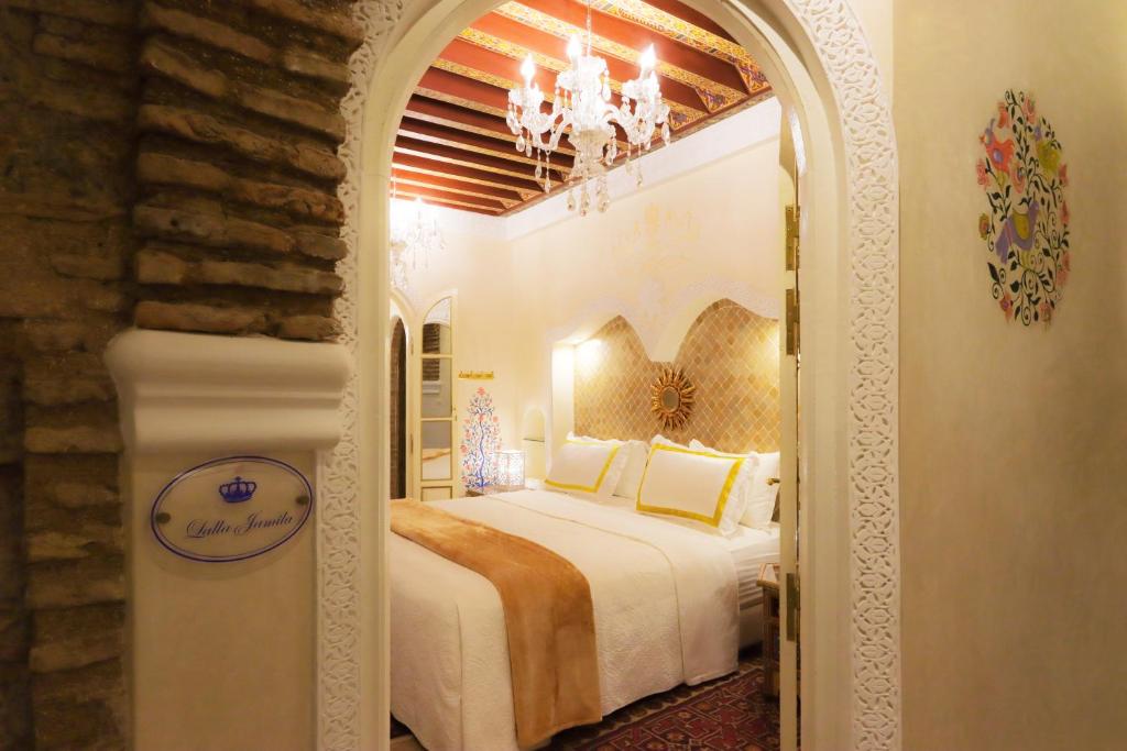 Postel nebo postele na pokoji v ubytování Riad Palais Des Princesses & Spa