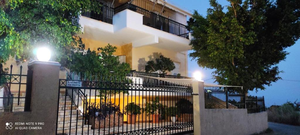 Φωτογραφία από το άλμπουμ του ARETI APARTMENTS στο Πεταλίδι