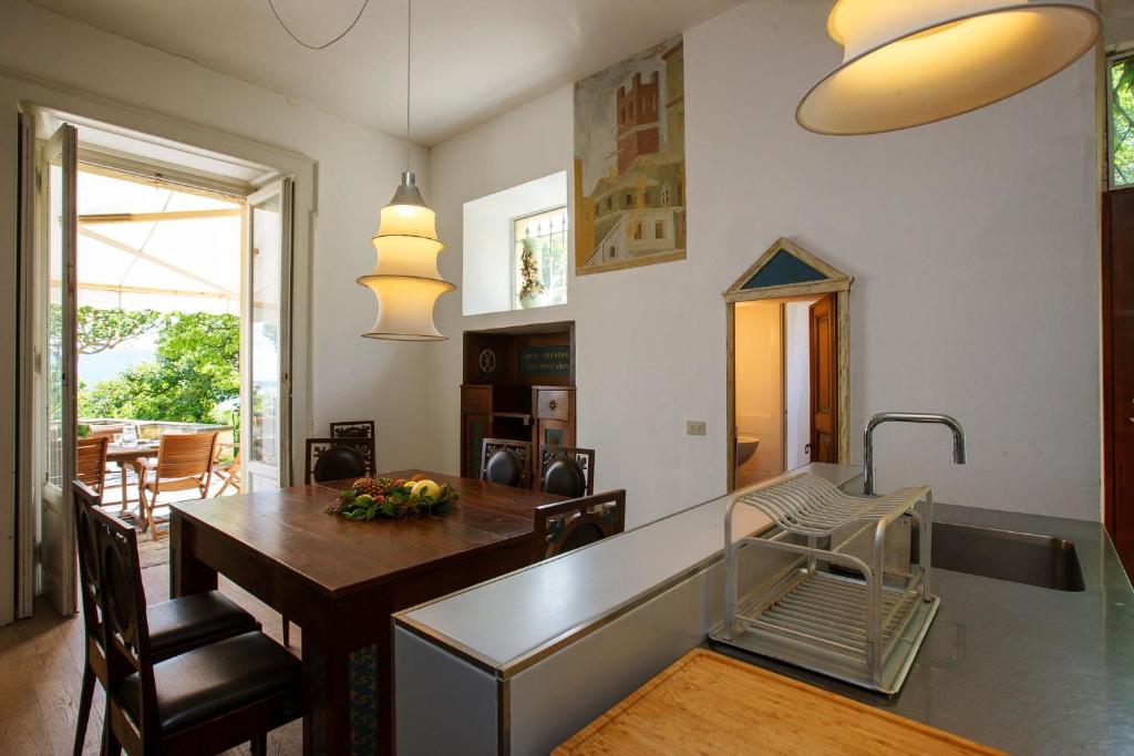 Zdjęcie z galerii obiektu Villa San Martino w mieście Verbania