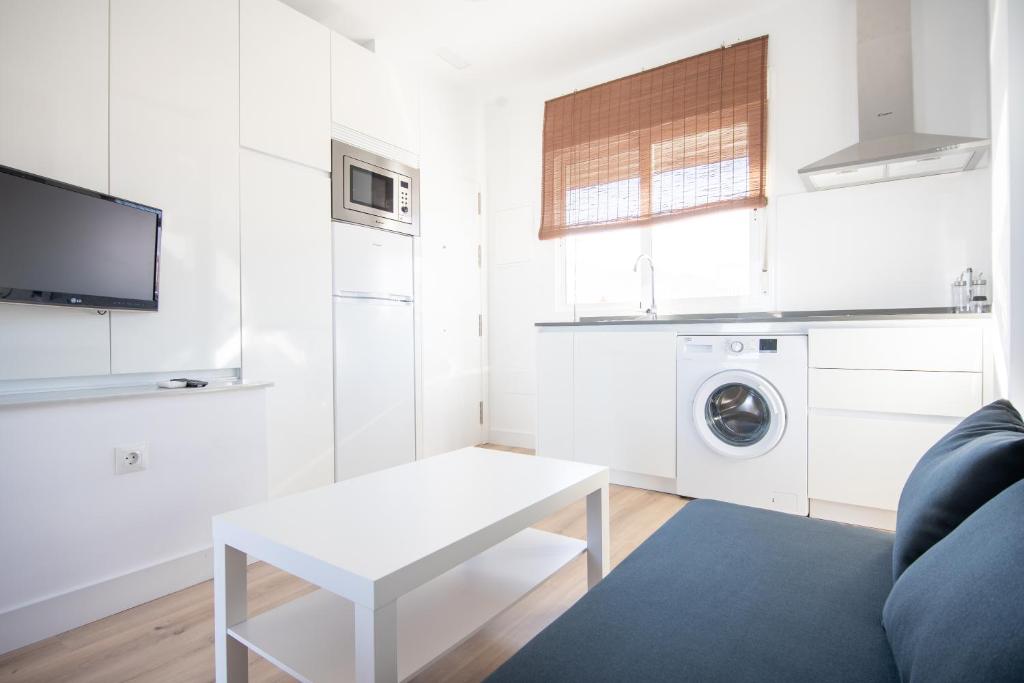 Kuchyňa alebo kuchynka v ubytovaní Apartamentos Mirablau
