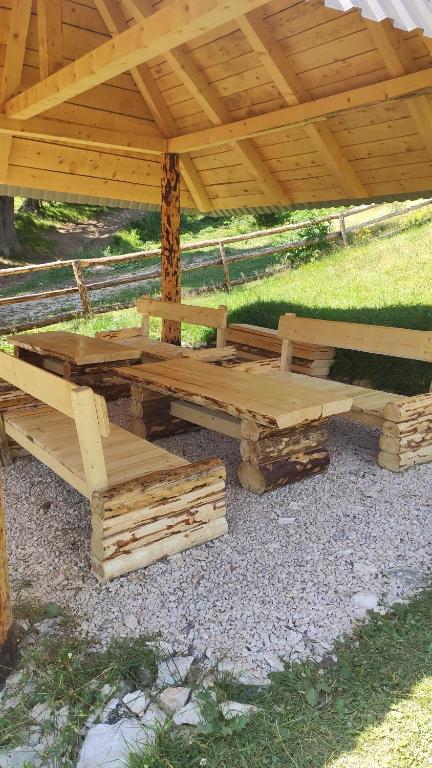 Foto dalla galleria di Cottage Bosaca a Žabljak