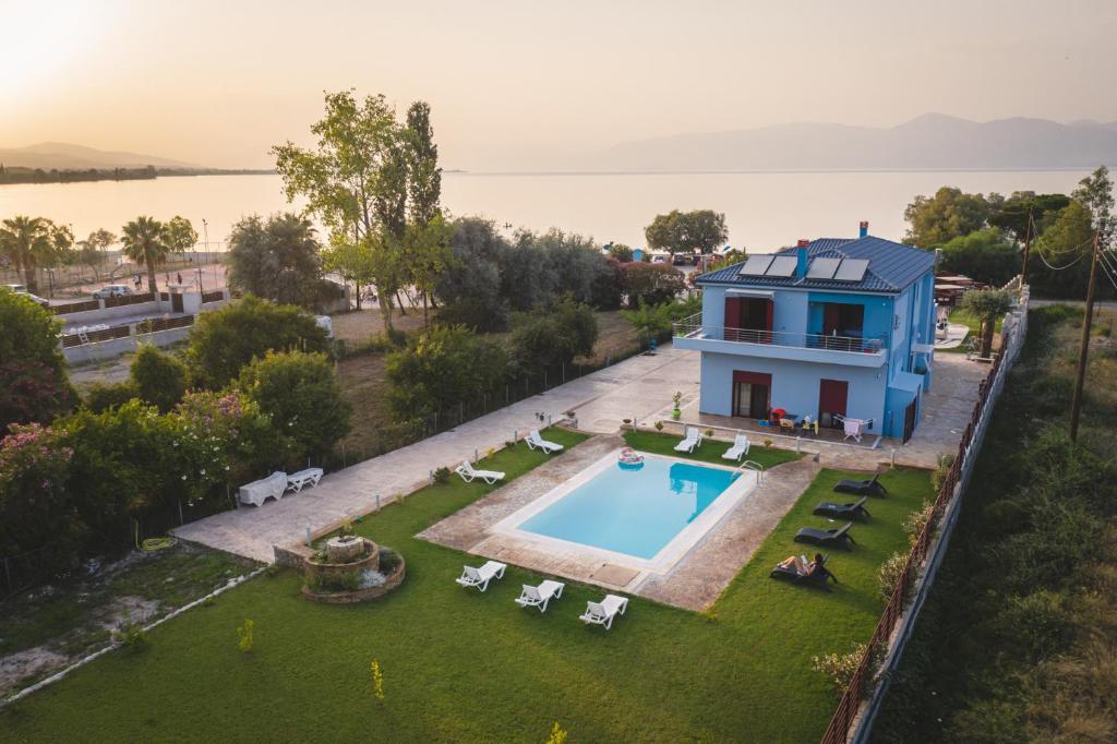 Bazén v ubytování Olive Tree Suites nebo v jeho okolí