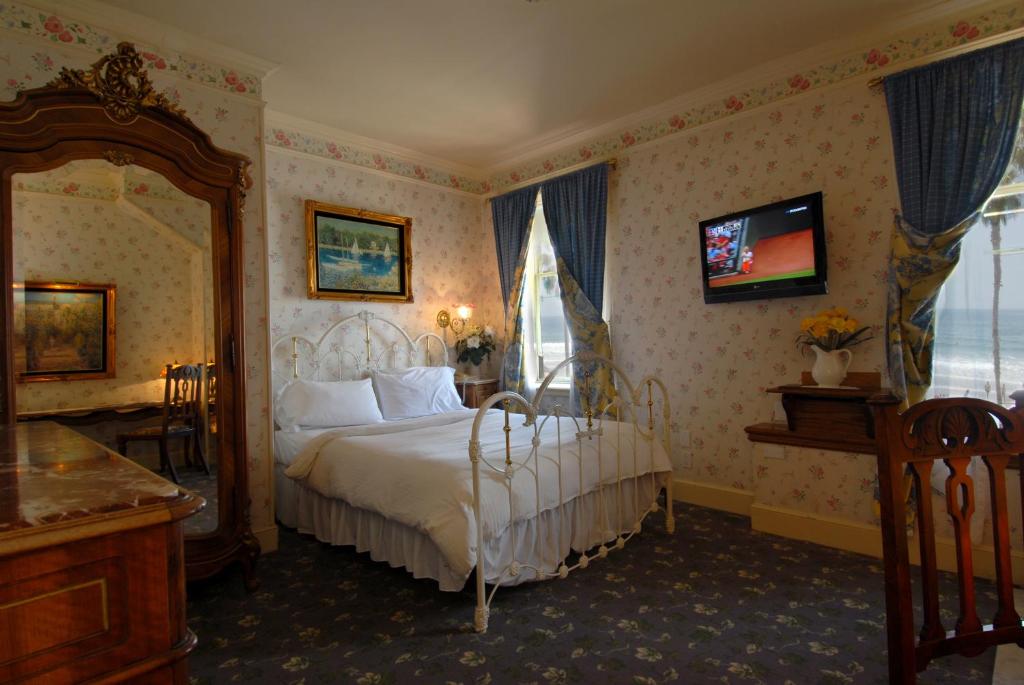 Doryman's Oceanfront Inn - Double Room With Sea View